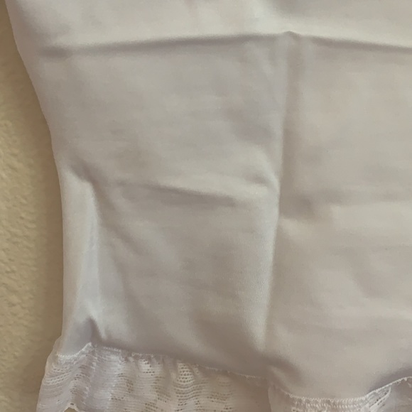 S Blouse with front lace - Picture 4 of 4